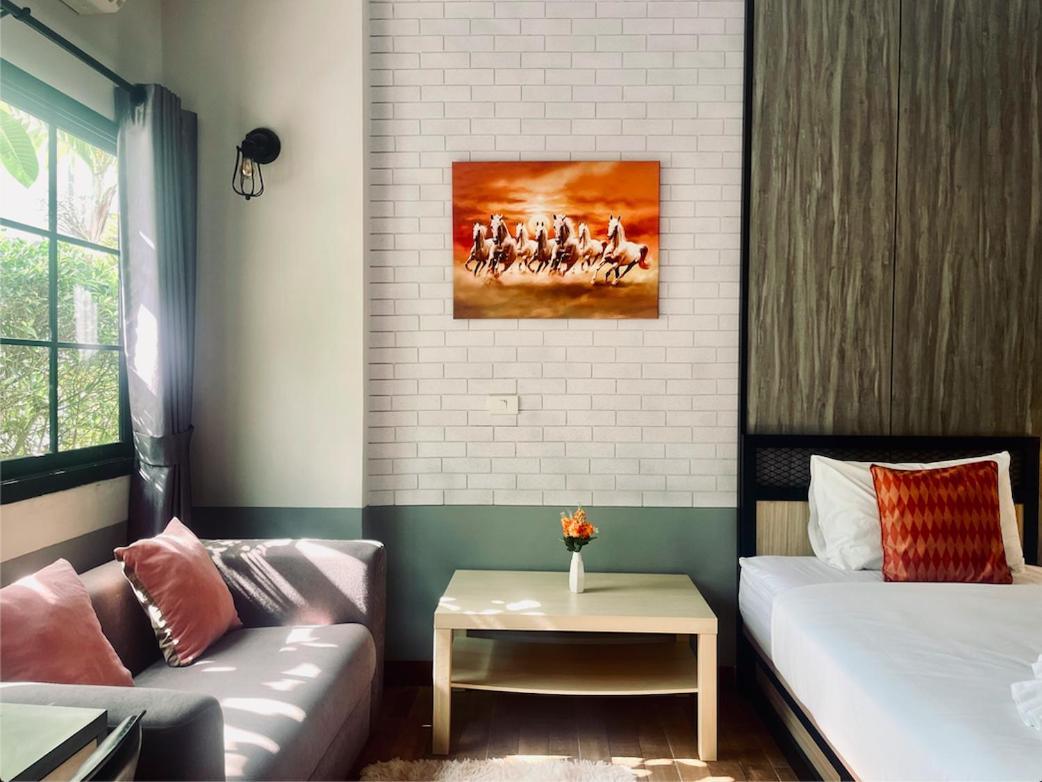 Pp Grand Kamala Hotel Bagian luar foto